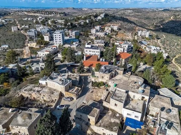 صور جوية لقرية عابود بعدسة: أ. محمود معطان