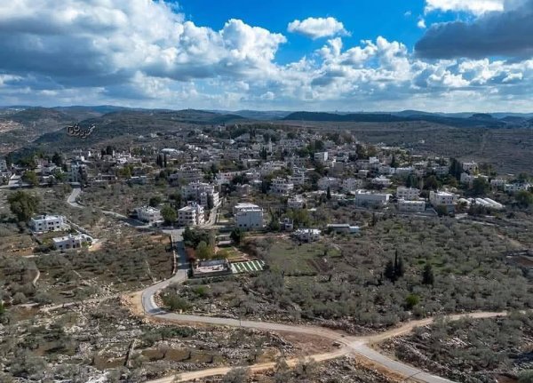 صور جوية لقرية عابود بعدسة: أ. محمود معطان