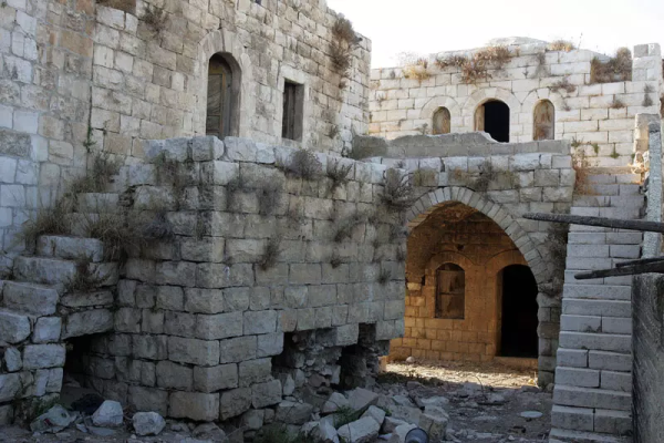 منزل قديم في القرية