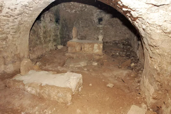 أحد مقامات القرية