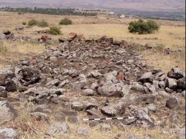 أنقاض منازل قرية عرب الشمالنة، نقلاً عن موقع فلسطين في الذاكرة