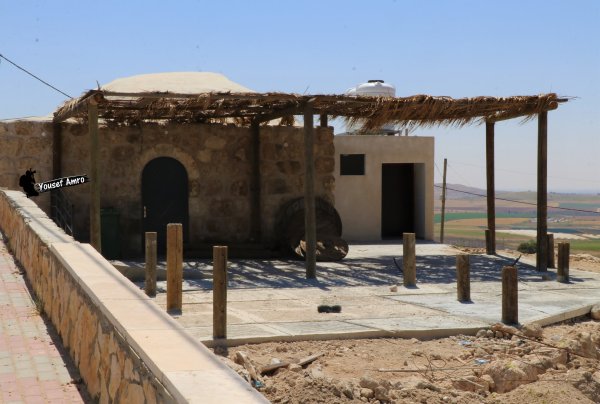 قرية البِرج / دورا