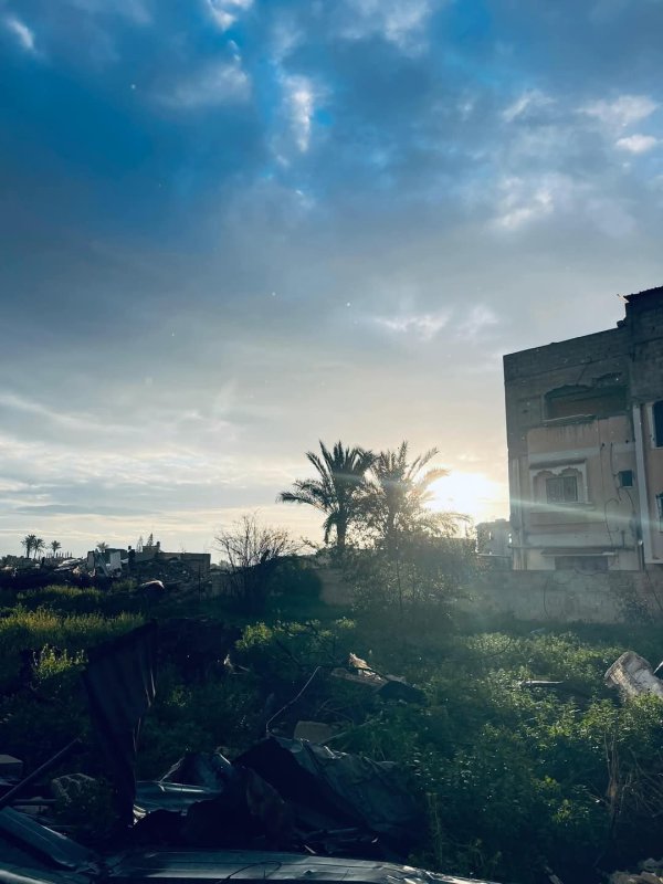 صور صباح أول يوم من شهر رمضان المبارك من أراضي بلدة خزاعة جنوب شرقي محافظة خانيونس، بعدسة: Hisham Mutlak