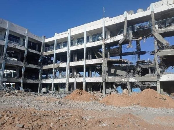 آثار التدمير الذي خلفه الصف الإسرائيلي في مدرسة ذكور خزاعة الإعدادية