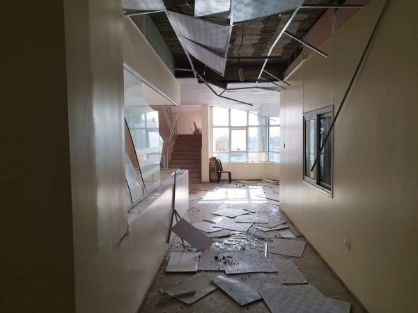 الأضرار التي لحقت مقر بلدية خزاعة نتيجة القصف الإسرائيلي المتواصل على قطاع غزة، الصور بتاريخ: 26-11-2023 نقلاً عن صفحة بلدية خزاعة الرسمية على فيسبوك