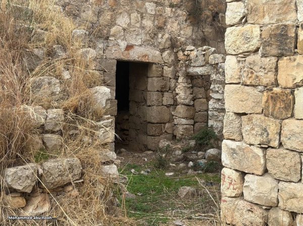 صور من الأبينة الأثرية القديمة في قرية دير قديس، بعدسة: أ. محمد أبو نوح