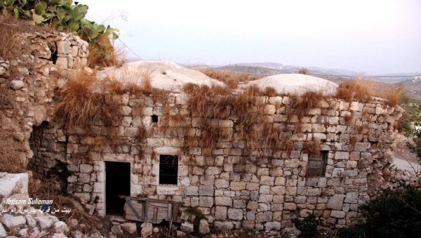 البيوت القديمة في قرية بدرس