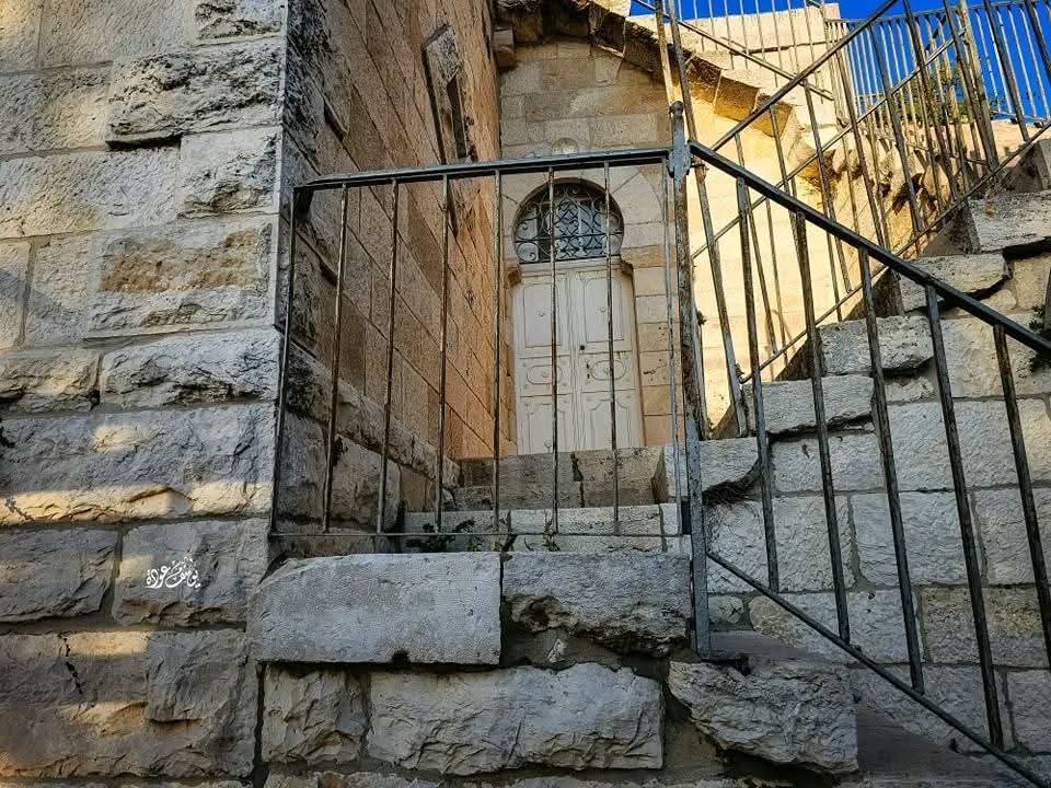 أحد البيوت القديمة والجميلة المرممة في قرية يبرود/ رامالله والبيرة / بعدسة يوسف عودة