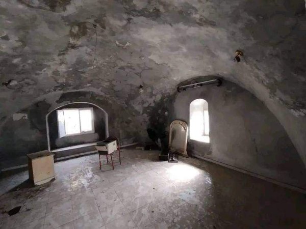 صور من منزل قديم في قرية إماتين