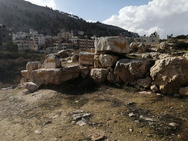 تل بلاطة الثري / نابلس