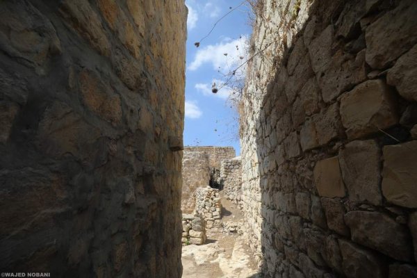 صو من المباني القديمة في قرية فرخة بعدسة: واجد النوباني