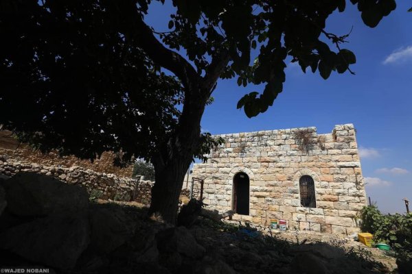 صو من المباني القديمة في قرية فرخة بعدسة: واجد النوباني