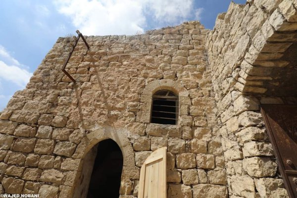 صور من المباني القديمة في قرية فرخة بعدسة: واجد النوباني