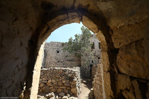 صور من المباني القديمة في قرية فرخة بعدسة: واجد النوباني