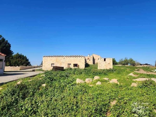 بعض البيوت القديمة من قرية تلفيت جنوب جنين تصوير يوسف تركمان