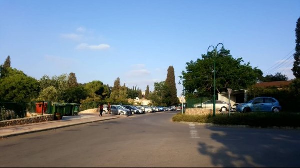 صور من مستوطنة سريد المقامة على أراضي قرية خنيفيس المهجرة