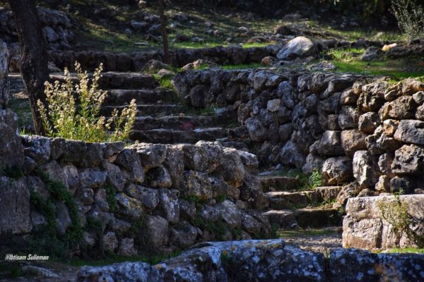 المعالم الاثرية والطبيعية في قرية القبو بعدسة ابتسام سايمان