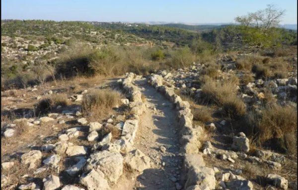 قرية بيت عطاب