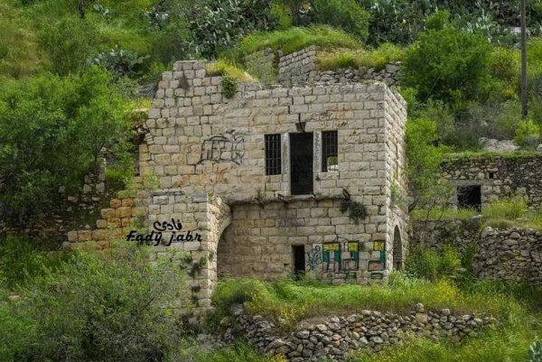 قرية لفتا بعدسة: فادي جبر