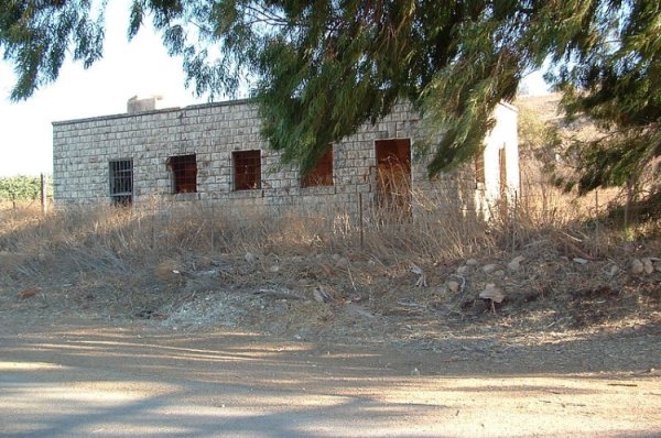 بقايا منازل عربية في المالكية