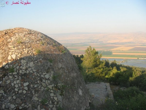 سطح مقام النبي يوشع وفي الأفق سهل الحولة، بعدسة مقبولة نصار
