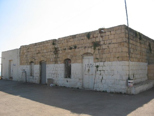 بيت متبقي من قرية سبلان، نقلاً عن موقع فلسطين في الذاكرة