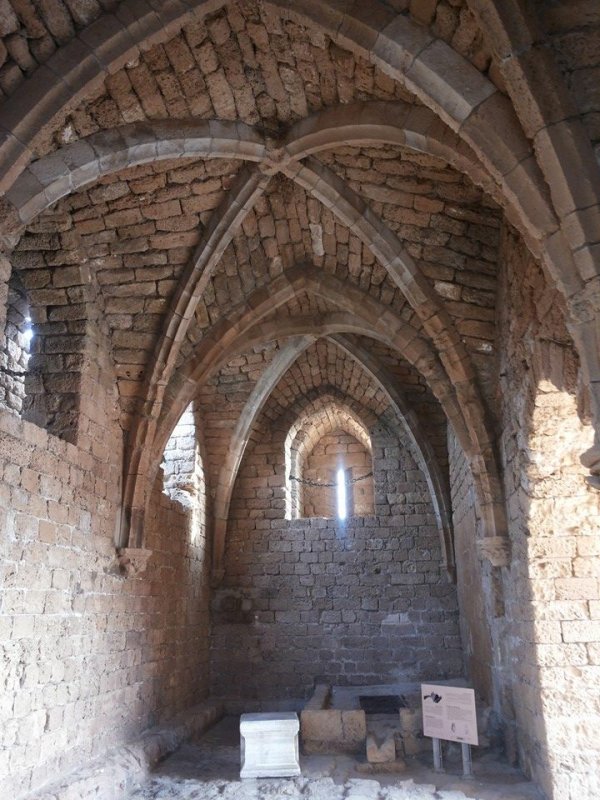 بوابة الميناء القديم في قيسارية، بعدسة: واجد النوباني