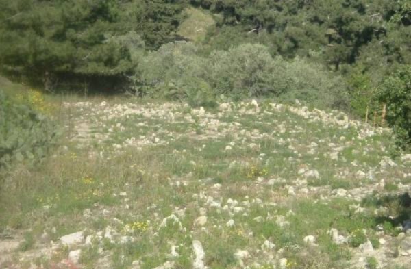 بقايا مقبرة أم الزينات