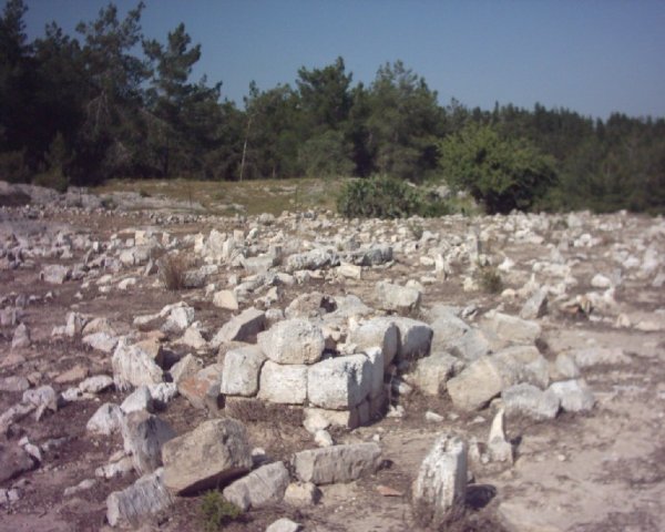 بقايا مقبرة أم الزينات