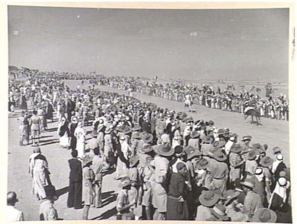 صور من المعسكر البريطاني الذي كان مقاماً على أراضي قرية بربرة فترة الحرب العالمية الثانية  الصور بين عامي 1940- 1942