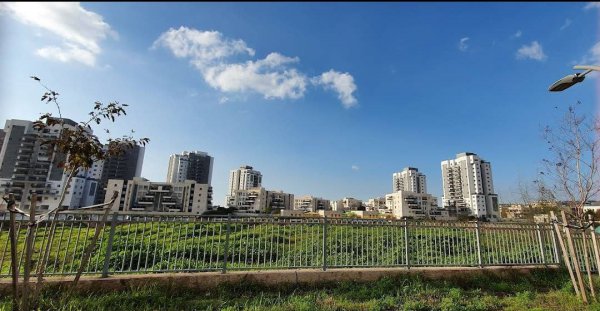 صور من أراضي قرية قسطينة والمستوطنات التي أسست على أراضيها