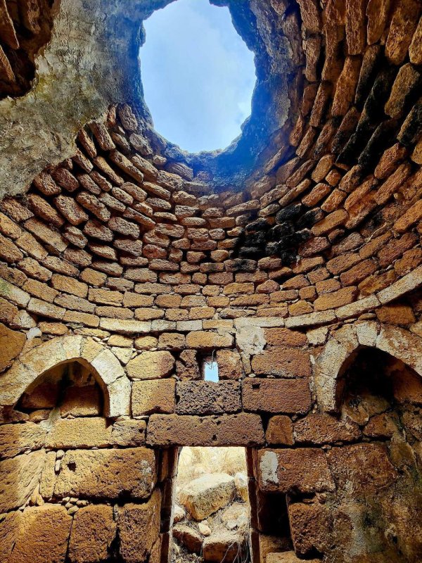 مقام  الشيخ خليل ومقبرة قرية طيرة اللوز قضاء حيفا، بعدسة : أ. نبيلة سالم