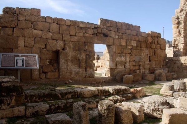 برج السموع ، احد بقايا آثار المدينة الكنعانية