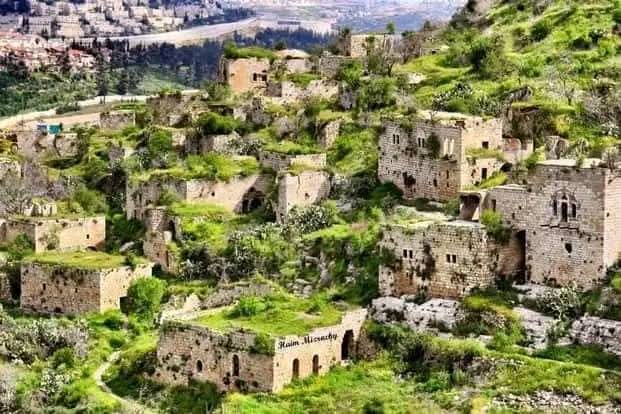 صور من منطقة عين ناموس المحاذية لبلدة قطنة شمال غرب القدس وقد تم منع الأهالي من الدخول اليها عندما تم وضع جدار الفصل العنصري ومصادرتها .