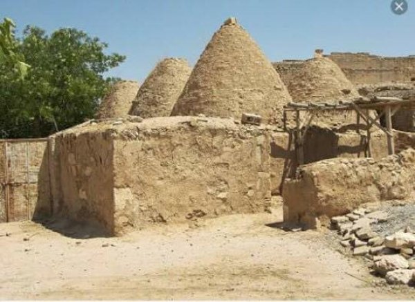 مباني قديمة من قرية القباب