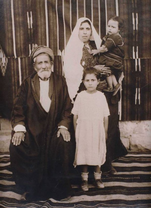 عائلة من القرية