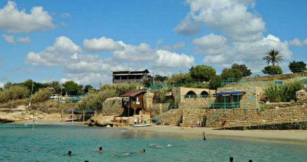 شاطئ قرية الزيب