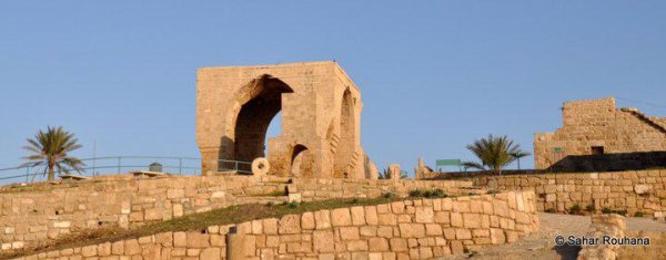 أثار مبنى في الزيب