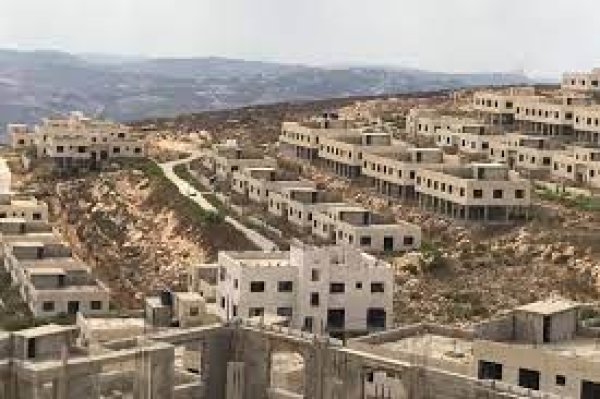 ابنية لتدريب الاحتلال على اراضي القرية