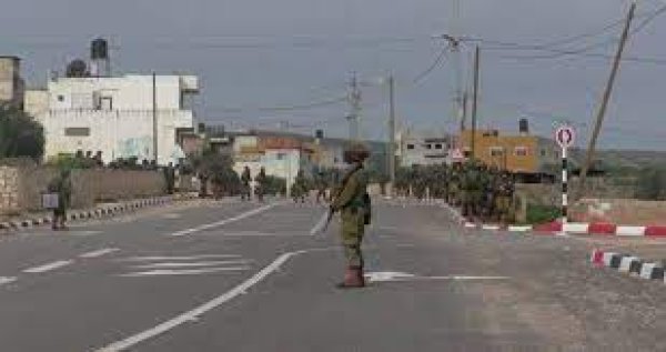 اغلاق شوارع القرية من قبل الاحتلال