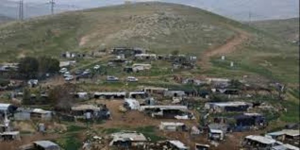 قرية الخان الأحمر