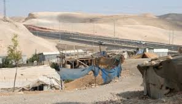 قرية الخان الأحمر