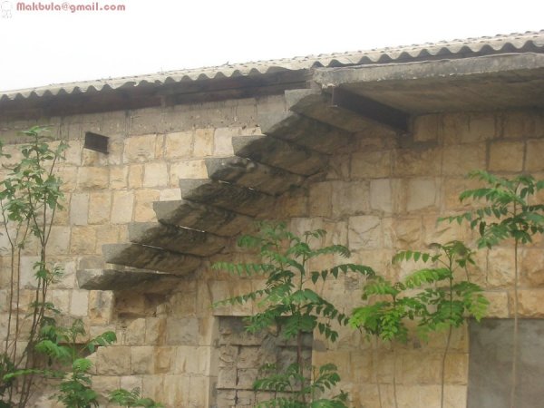 احدى واجهات مدرسة عمقا