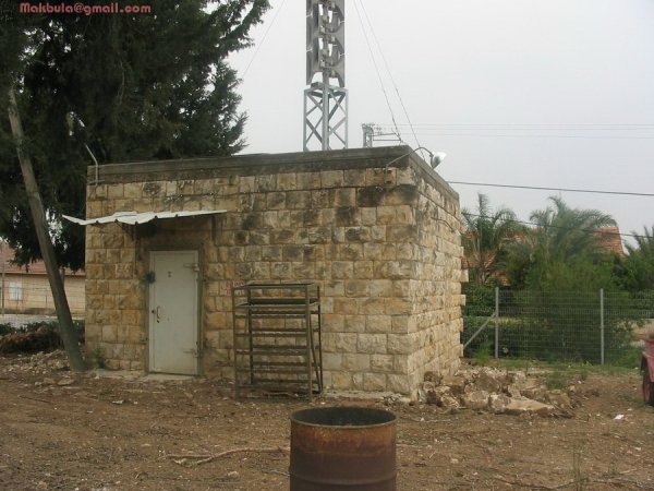 أحد منازل القرية