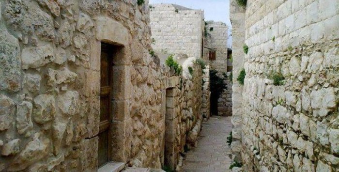 دير اسْتْيَا/ من قرى قضاء  نابلس سابقاً